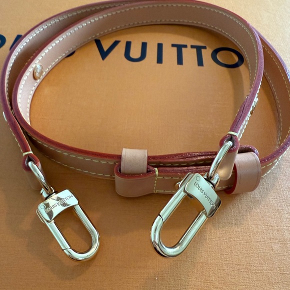 Louis Vuitton Loop Monogram Bag - Picture 5 of 12